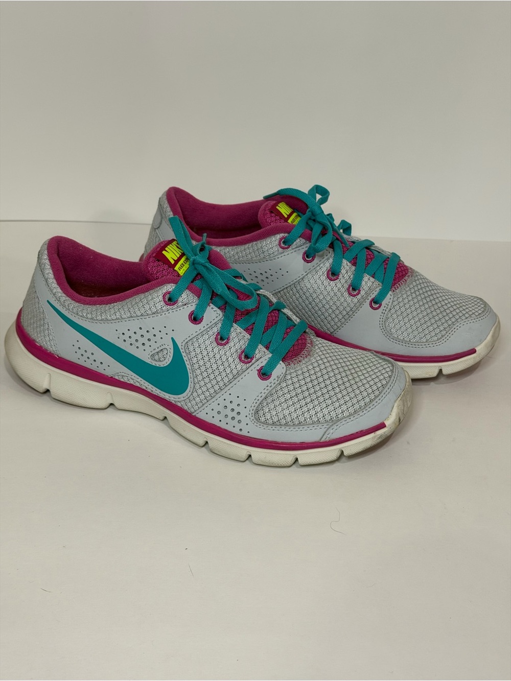 Nike Flex Experience RN Running Shoes Silver Pink Aqua Y2K - Size 7